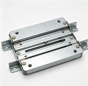 Caja Metálica de Acero Inoxidable Mecanizada por CNC con Orificios de Montaje y Fijaciones de Tornillos, Servicio de Mecanizado CNC Personalizado - Product Image 5