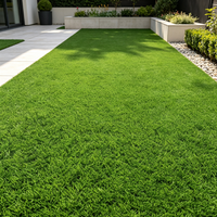 Gazon artificiel imperméable et résistant au feu à prix avantageux, tapis de gazon synthétique durable pour la décoration de jardins et de paysages extérieurs