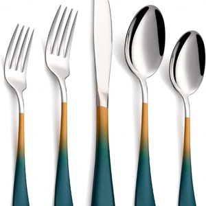 Ensemble de couverts en acier inoxydable moderne de couleur magnifique avec cuillère, fourchette et couteau en argent, passe au lave-vaisselle et durable pour les fêtes et la famille - Product Image 1