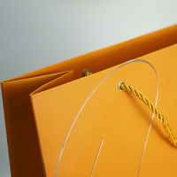 Sacs d'emballage personnalisés, sacs en papier de luxe de haute qualité avec votre propre logo, poignée intégrée