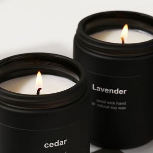 Velas Aromáticas de Lujo en Frasco Negro, Hechas a Mano, con Cera de Soya, Orgánicas, Ecológicas, con Aceites Esenciales Naturales, de Larga Duración - Product Image 4