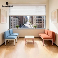 Sofá Lounge Moderno Clásico SpaceUnited con Respaldo Bajo y Pantalla Metálica, Sofá Minimalista para Sala de Estar u Oficina