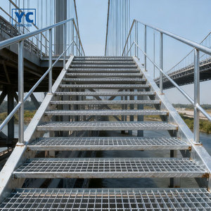 <span class=keywords><strong>Marches</strong></span> extérieures en métal, plaque à carreaux galvanisée, marche d'<span class=keywords><strong>escalier</strong></span> en acier, <span class=keywords><strong>escalier</strong></span> industriel, garde-corps en verre pour l'utilisation dans les halls d'appartements - Product Image 6