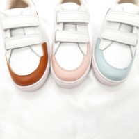 Offre Spéciale Vente en gros Fabricant de chaussures personnalisées Chaussures de sport de plein air en cuir véritable pour enfants