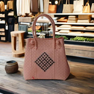 กระเป๋าสานทำมือสำหรับผู้หญิงเครื่องแต่งกายที่มีสีสันเป็นมิตรกับสิ่งแวดล้อมทำจากพลาสติกรีไซเคิล - Product Image 3