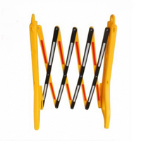 Barrière de circulation en plastique jaune Xinhong avec bandes réfléchissantes, fixation au sol, sans alimentation électrique, pour chantier de construction routière