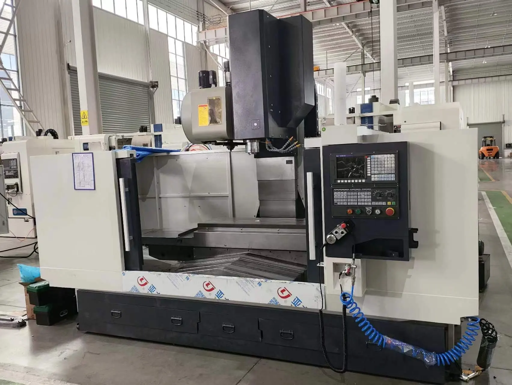 Siemens Type Optimization Style OKADA Tool Magazine Profile Controller System Optional Italy 5 Axis Cnc Milling Machine Provided