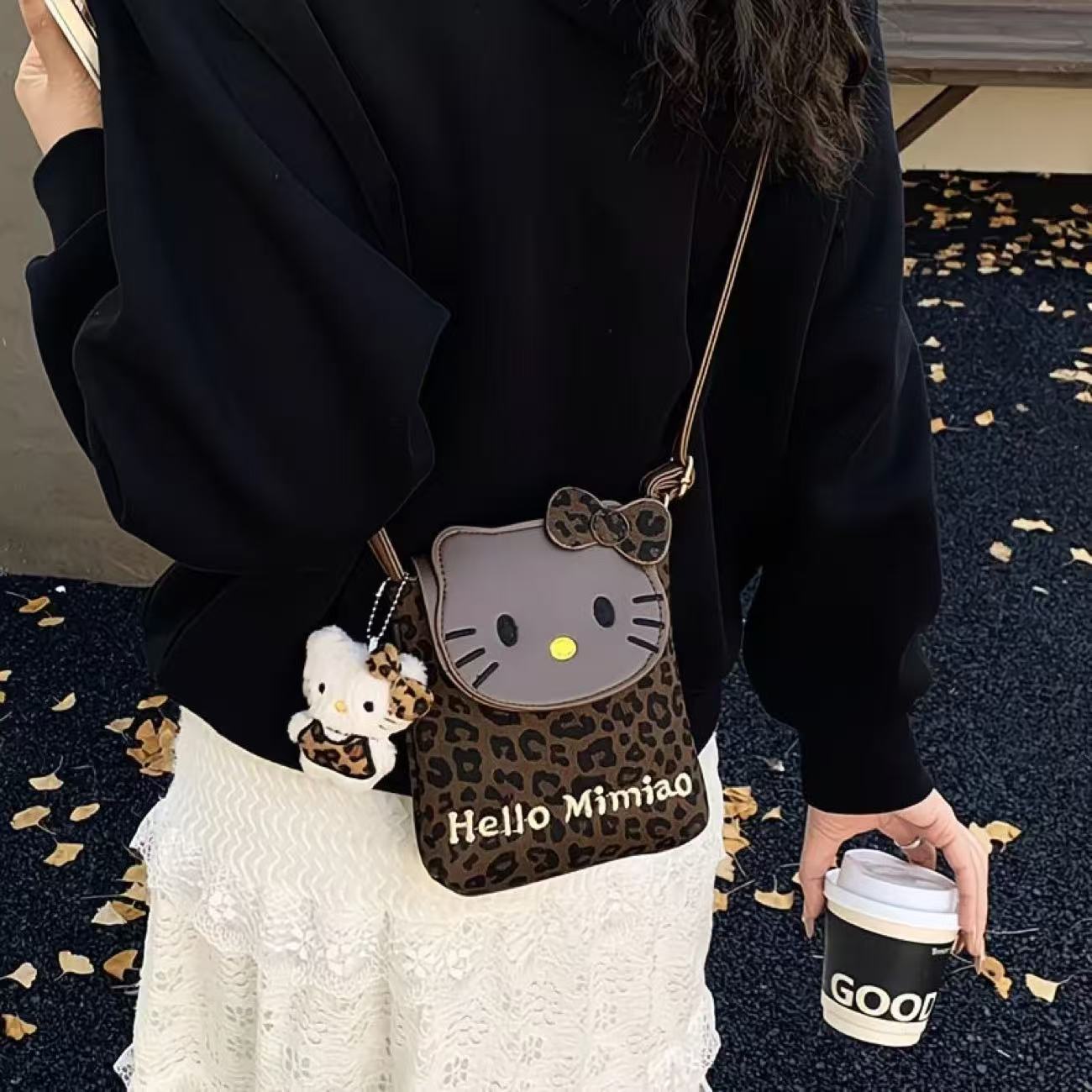 Leopard print brown knit T-shirt [with pendant]