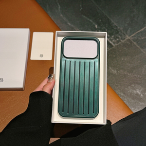 Funda Protectora CHAOYIDIAN NUEVA de Aleación de Aluminio Anti-Caídas para <span class=keywords><strong>iPhone</strong></span> <span class=keywords><strong>13</strong></span> <span class=keywords><strong>14</strong></span> 15 16 Pro 17 Pro Max, Estilo Maleta de Viaje - Product Image 3