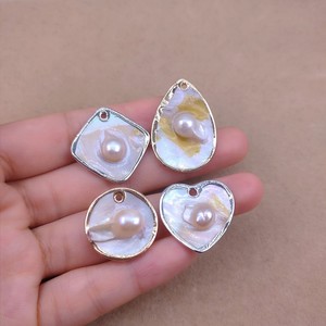 Natural freeform white shell fashion jewelry oyster pearl shell charms ciondolo a goccia a cuore per la creazione di collane di gioielli - Product Image 4