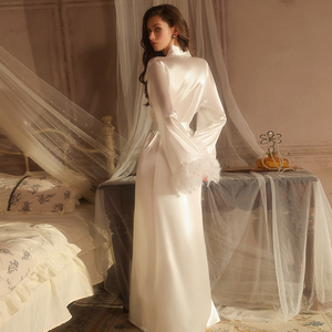 <span class=keywords><strong>Vestaglia</strong></span> Lunga di Lusso in Raso con Piume da Donna Lingerie Sexy da Sposa Personalizzata Nera <span class=keywords><strong>e</strong></span> Bianca da Boudoir Abito da Notte per Matrimonio - Product Image 2