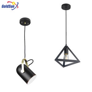 Lampe suspendue noire en forme de <span class=keywords><strong>cage</strong></span> métallique, design créatif moderne, luminaire décoratif d'intérieur, idéal pour une salle à manger ou une boutique - Product Image 4