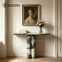Table console ovale en marbre naturel haut de gamme avec accents en laiton, décoration de luxe moderne pour hall d'entrée et salon de villa