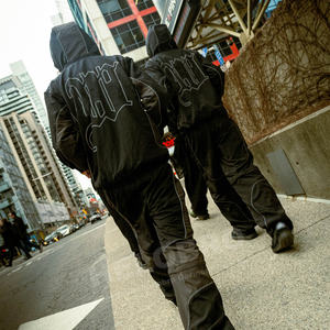 Pantalones cortos de nailon con cremallera desmontable reflectante ligero de 3m personalizados, chándal para hombre, chaqueta cortavientos y pantalones de chándal de nailon - Product Image 5