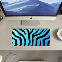 Tapis de bureau gaming XXL personnalisé en caoutchouc bleu et noir, grand format pour ordinateur portable et clavier, style tendance avec bords cousus, en stock
