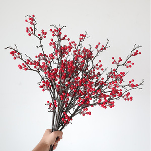 Bouquet de fleurs artificielles Holly Red Berry Fortune Fruit, 60 cm de haut, décoration de simulation réaliste pour la maison, le salon, décoration du Nouvel An - Product Image 2