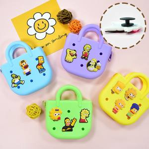 Clips de chaussures de dessin animé à succès, accessoires de chaussures en PVC souple 2D, ornements pour tongs, décorations amusantes de la famille <span class=keywords><strong>Simpson</strong></span> - Product Image 2