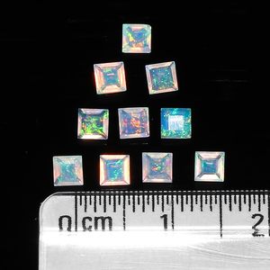 Cristal de ópalo etíope natural Yashee, gema suelta de corte cuadrado de 3x3 mm para la fabricación de joyas y sanación de chakras - Product Image 3