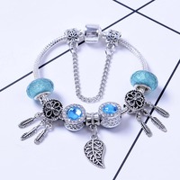 Bracelet en alliage doré avec perles de cristal, opale, attrape-rêves et feuille ajourée pour femme et couple