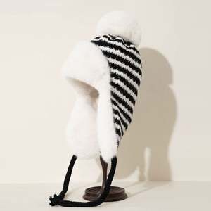 Gorros de punto gruesos de invierno para mujer al por mayor, estilo ruso común, con protección para las orejas, a prueba de viento para ciclismo, gorro de piel tipo trapper - Product Image 5