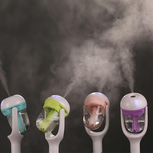 Humidificador de Aire para Auto, Mini Purificador de Aire de 12V con Pulverizador Atomizador para Esterilización y Desodorización del Interior del Vehículo - Product Image 1