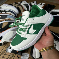 Vente en gros de chaussures d'été en maille respirante bon marché Chaussures minces de sport et de loisirs pour hommes Stock de chaussures pour adultes