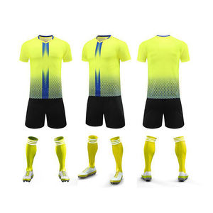 Maillot de football en maille léger à impression numérique rétro 100 % polyester de haute qualité avec logo d'équipe personnalisé, uniforme de football court fabriqué en Chine - Product Image 3