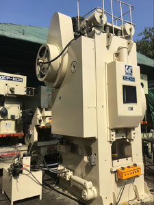 יד שנייה חשמלי מכונת לחץ פנאומטי מחיר הצריח cnc צריח מתכת ניקוב עבור חלון אלומיניום - Product Image 3