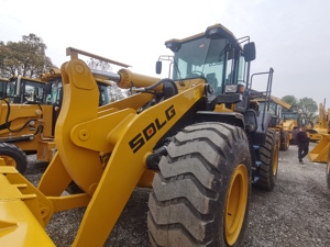 Chargeur frontal d'occasion L956F Mini équipement mécanique fabriqué en Chine Moteur Yuchai Charge nominale de 5 tonnes pour exploitations agricoles - Product Image 3