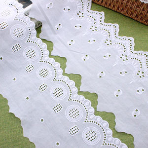 قماش فوال قطني 100% عالي الجودة مع زخارف مطرزة لملابس النساء وحواف دانتيل للحقائب، يباع بالكيلوغرام - Product Image 2