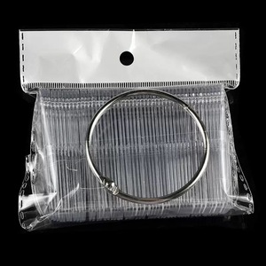 Vente en gros de 50 pièces/ensemble de présentoirs à vernis à ongles carrés transparents avec anneau métallique pour salon de manucure - Product Image 6