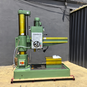 Perceuse radiale hydraulique Z3070 d'approvisionnement d'usine de fonte de haute résistance pour le forage en métal - Product Image 2