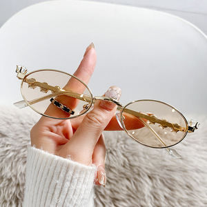 Lunettes de soleil ovales sans monture tendance, protection UV400, design élégant pour femmes - Product Image 3