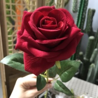QiHao Groothandel Enkelstam Nylon Bloemen Kunstmatige Flanellen Fluweel Rozen Bloem voor Bruiloftdecoratie