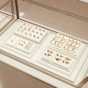 FANXI Original personalizado de microfibra escaparate de exhibición de joyería conjunto de exhibición de joyería para la tienda al por menor