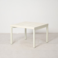 Table basse de patio en métal avec plateau à lattes blanc crème, finition thermolaquée, pour jardin, extérieur, balcon et terrasse - Vente en gros