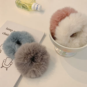 थोक नई प्रवृत्ति शरद ऋतु सर्दियों फजी फर ठोस कैंडी रंग बाल Scrunchies नरम अशुद्ध फर मजबूत लोचदार बाल संबंधों रस्सी लड़कियों - Product Image 6