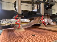 Machine de travail du bois CNC à changement d'outil automatique personnalisé pour la découpe, le perçage, le fraisage et la gravure de panneaux de meubles et d'armoires