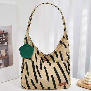 Design di lusso Mini gnocco Jodie borsetta da donna vendita calda <span class=keywords><strong>borsa</strong></span> in <span class=keywords><strong>pelle</strong></span> intrecciata <span class=keywords><strong>bianca</strong></span> nera con tracolla singola <span class=keywords><strong>borsa</strong></span> a tracolla - Product Image 6