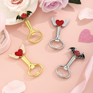 Abridor de botellas de San Valentín, serie de aleación de zinc con forma de llave, diseño de alas y rosa, para regalo de fiesta - Product Image 1
