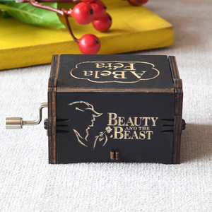 Venta al por mayor de fábrica de alta calidad de belleza <span class=keywords><strong>y</strong></span> el <span class=keywords><strong>bestia</strong></span> mano <span class=keywords><strong>caja</strong></span> de música de madera - Product Image 4