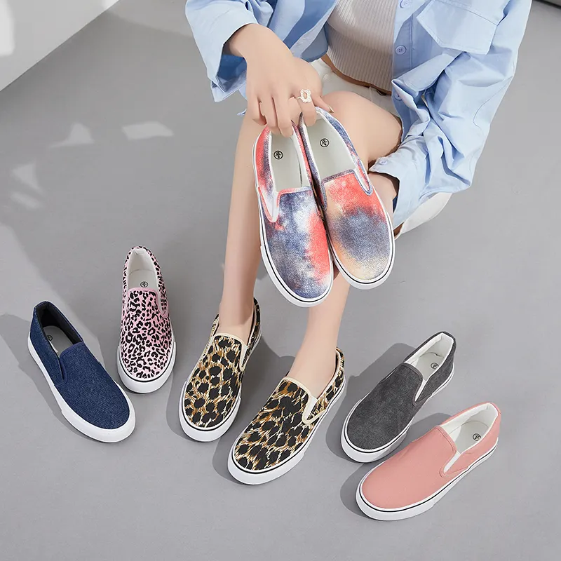 Wholesale Custom High Quality Canvas Shoes Low Tops Women Flat Sandals Man Comfort Walking Shoes Slip-on