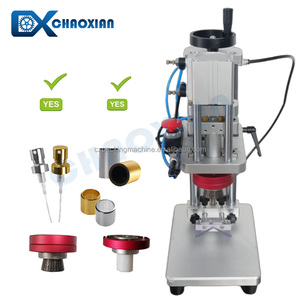 Flacon de parfum en cristal transparent de 80 ml avec atomiseur long doré et machine de bouchage pour parfum - Product Image 3