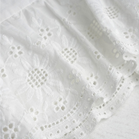 Robe décontractée d'été en mousseline unie pour filles, smockée, à épaules dénudées, avec volants superposés et ourlet festonné en dentelle, respirante, longueur genou