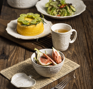 Service de table personnalisé en porcelaine gaufrée Carrousel, assiettes, bols et tasses en céramique durables pour la vente en ligne et les cadeaux - Product Image 5