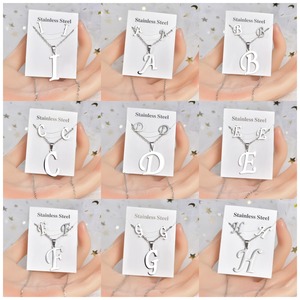 Ensemble de bijoux pendentif collier et boucles d'oreilles 26 lettres anglaises inaltérables, tendance <span class=keywords><strong>2022</strong></span>, en acier inoxydable, argent, titane et or - Product Image 3