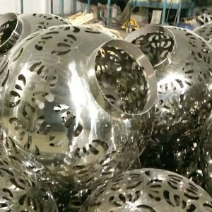 Boule décorative creuse en acier inoxydable, sculpture d'art moderne pour jardin, décoration extérieure ronde en métal durable - Product Image 3