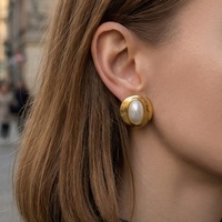 Boucles d'oreilles pour femmes, style européen et américain, luxe léger, polyvalentes, chics, personnalisées, en acier inoxydable plaqué or 18 carats, caoutchouc