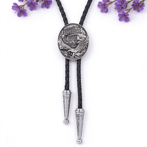 Cravate Bolo Vintage en Argent Oval avec Motif Aigle Gravé, Cordon en Cuir Tressé, Accessoire Western Cowboy - Product Image 1
