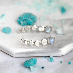 Pendientes de botón estilo espina de pescado con piedra lunar para mujer, joyería de moda linda para el día a día - Product Image 5